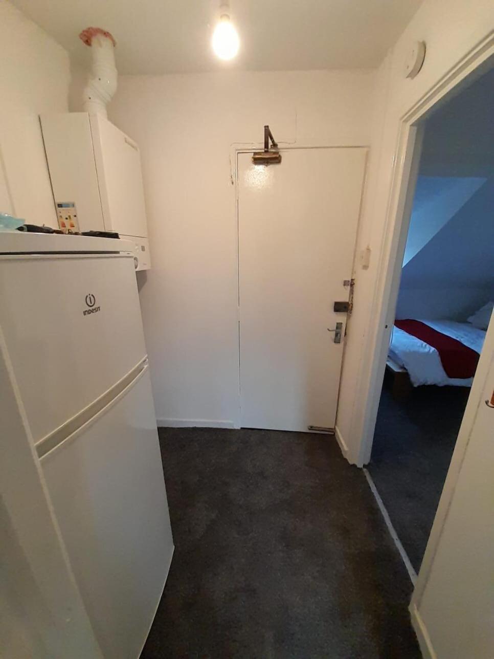 Entire Victoria Park Cardiff Apartment With Free Street Parking Bus 17 And 18 Direct To Cardiff City Centre, Fast Free Wi-Fi Buitenkant foto