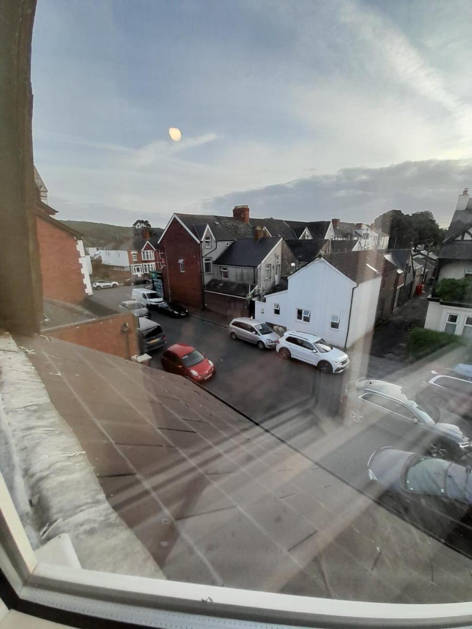 Entire Victoria Park Cardiff Apartment With Free Street Parking Bus 17 And 18 Direct To Cardiff City Centre, Fast Free Wi-Fi Buitenkant foto