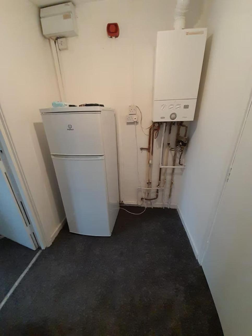 Entire Victoria Park Cardiff Apartment With Free Street Parking Bus 17 And 18 Direct To Cardiff City Centre, Fast Free Wi-Fi Buitenkant foto