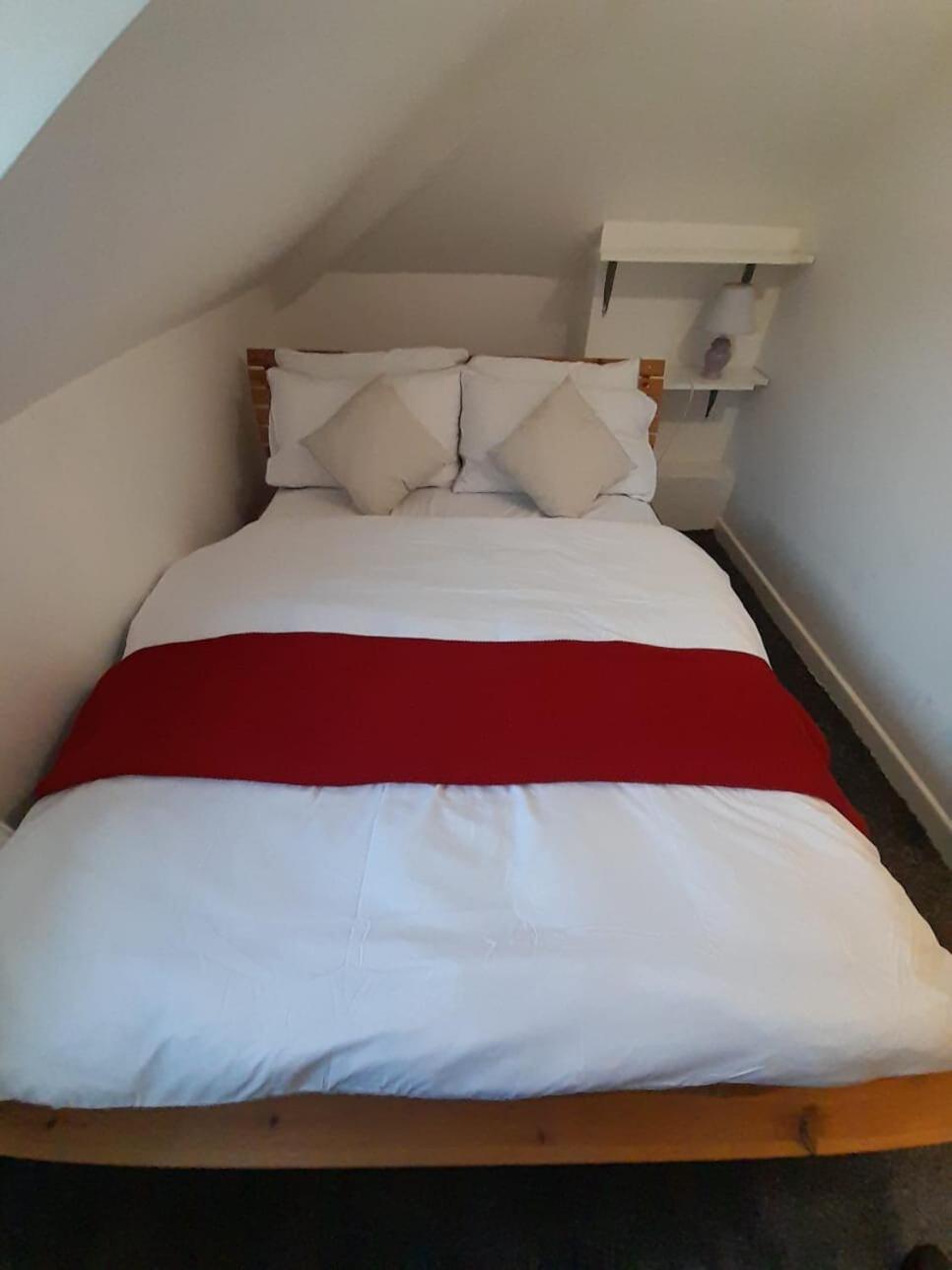 Entire Victoria Park Cardiff Apartment With Free Street Parking Bus 17 And 18 Direct To Cardiff City Centre, Fast Free Wi-Fi Buitenkant foto