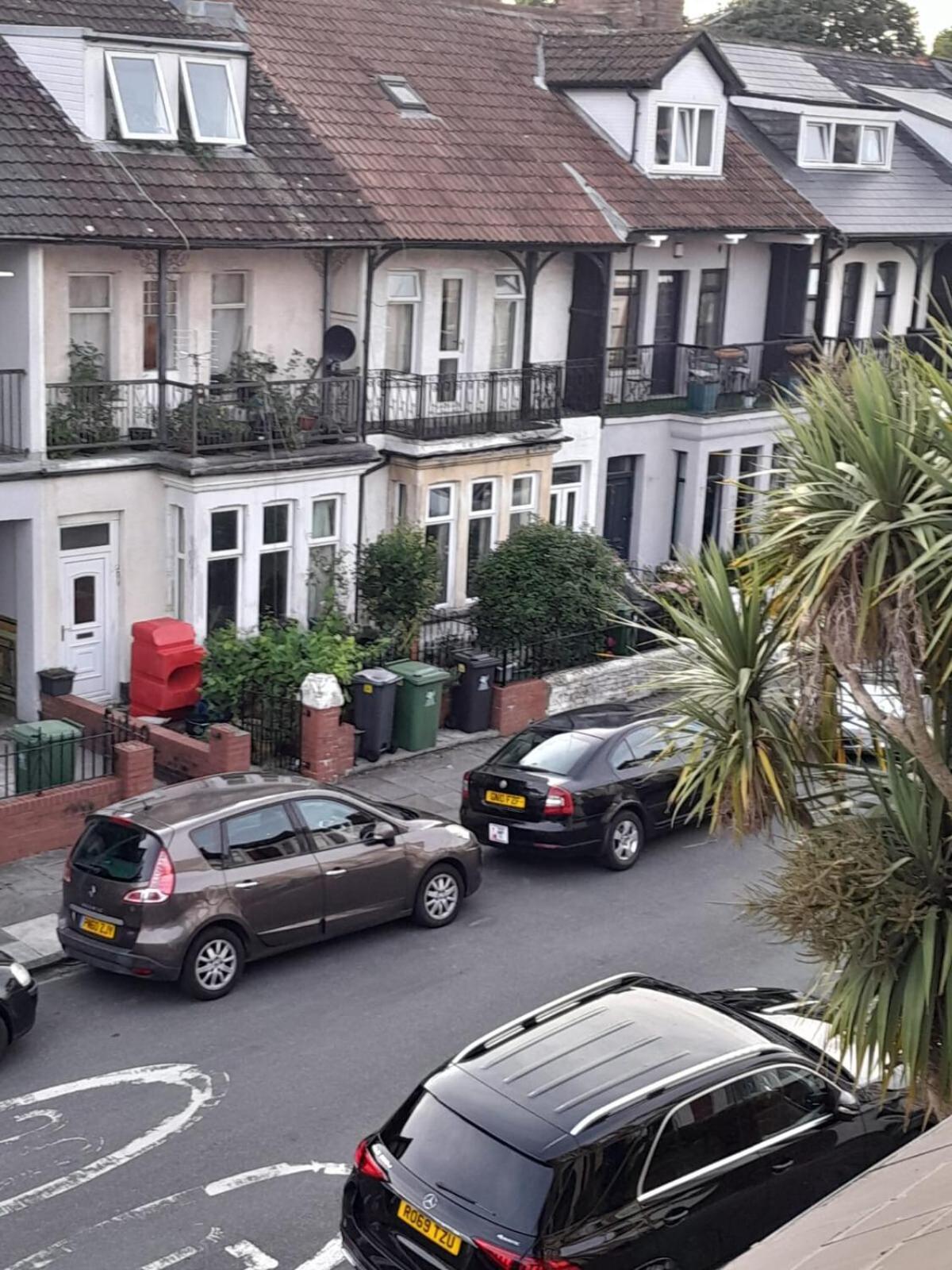 Entire Victoria Park Cardiff Apartment With Free Street Parking Bus 17 And 18 Direct To Cardiff City Centre, Fast Free Wi-Fi Buitenkant foto